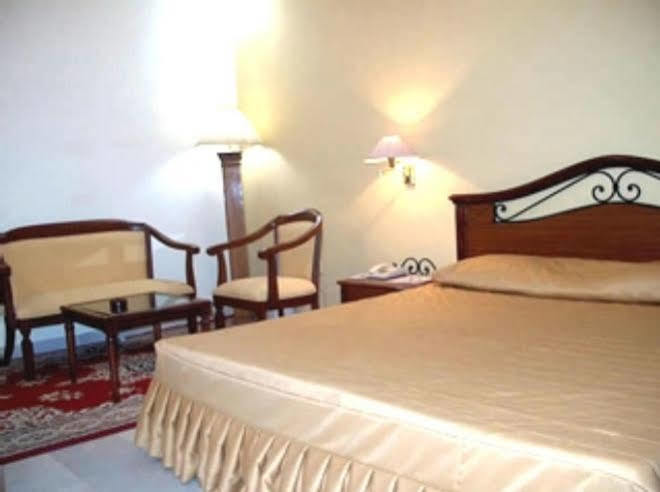Treebo Trend Corporate Inn Chandīgarh מראה חיצוני תמונה
