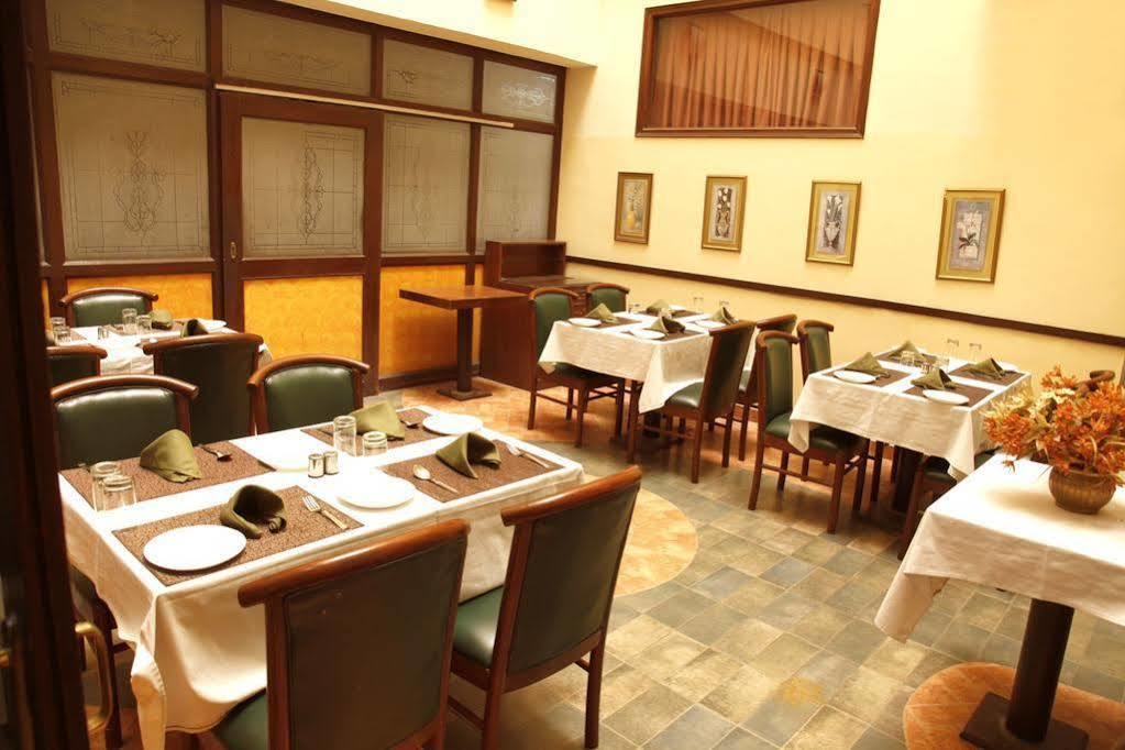 Treebo Trend Corporate Inn Chandīgarh מראה חיצוני תמונה